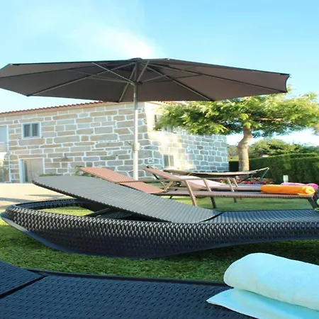 Quaint Peaceful 3 Bedrooms Mycenaean Private Pool Large Garden North Portugal Villa Barcelos