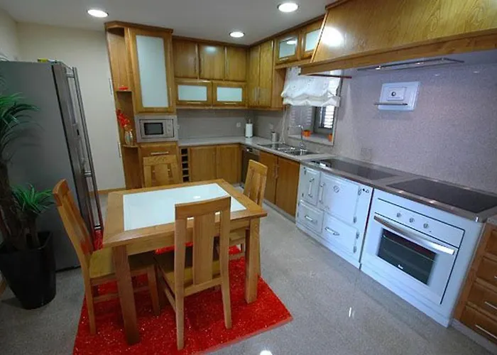 Quaint & Peaceful 3 Bedrooms Mycenaean Private Pool Barcelos